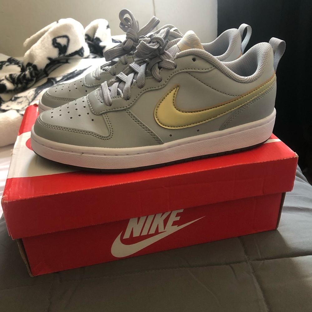 Nike court borough low 2